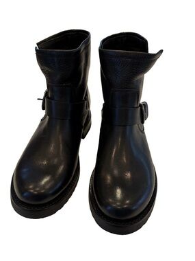 FRYE “Veronica Bootie” Women’s Oiled Leather Boot Black  Size: 7.5 NEW